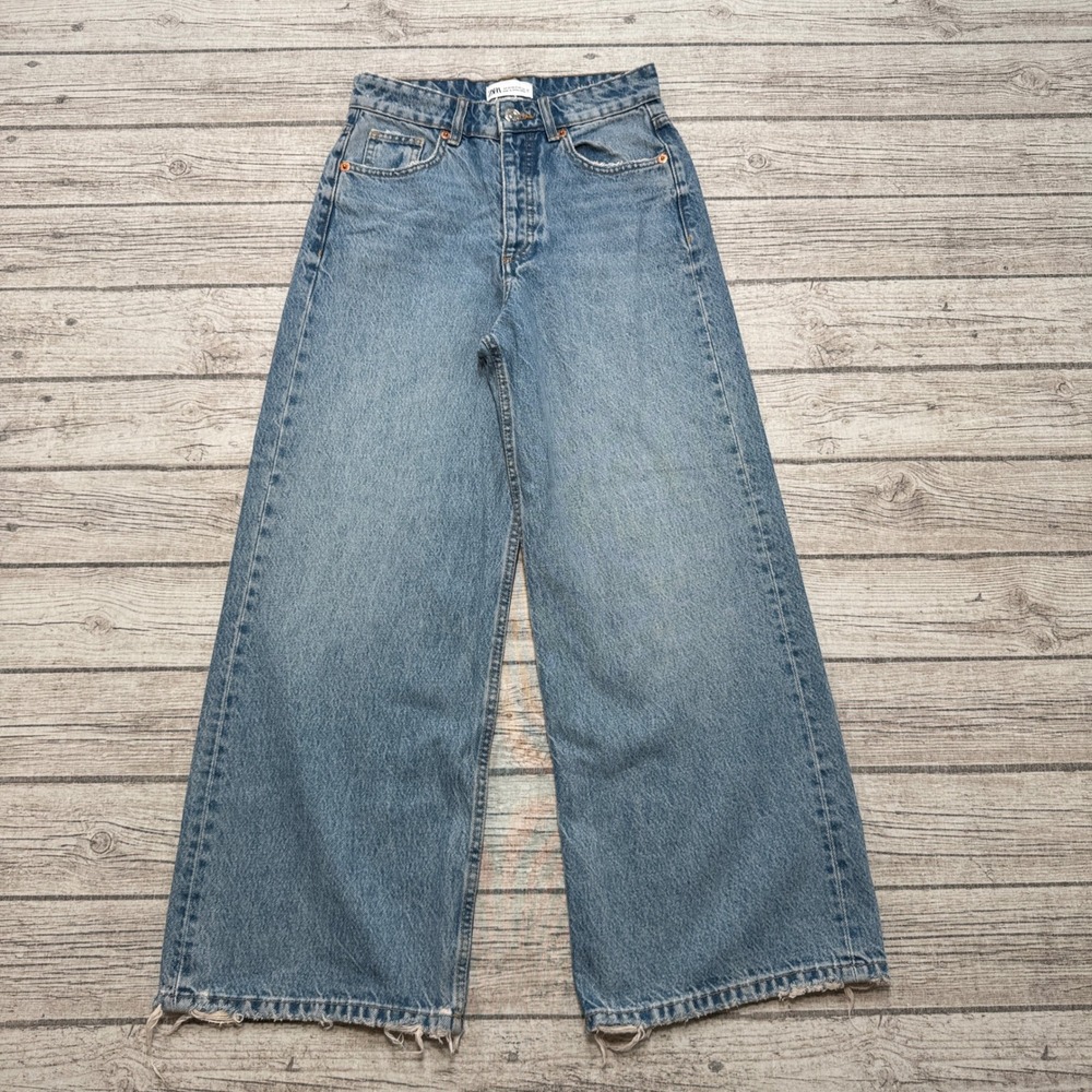 Zara Jeans Women's 2 Blue Light Wash Denim High Rise Button Fly Wide Leg Baggy